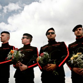 K.I.Z steigen mit „Hurra die Welt geht unter“ auf Platz 1 der deutschen Albumcharts ein.